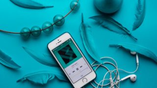 スマホで音楽を聴く
